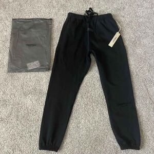 Fear of God Essentials Sweatpants Black Limo – Size M and L – Brand New W Tags